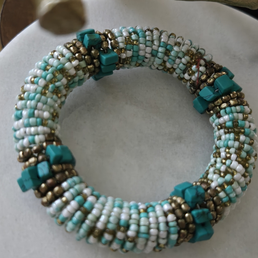 MIA BRACELET Seed Bead Stretch, Gold, Turquise Color